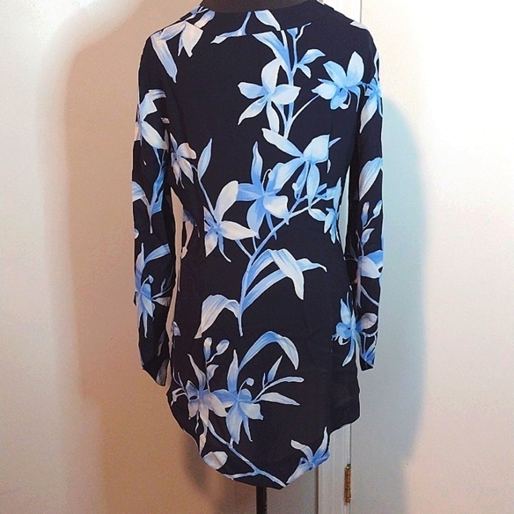 Escada 100% silk v-neck tie front floral tunic EU 42 - Picture 5 of 10